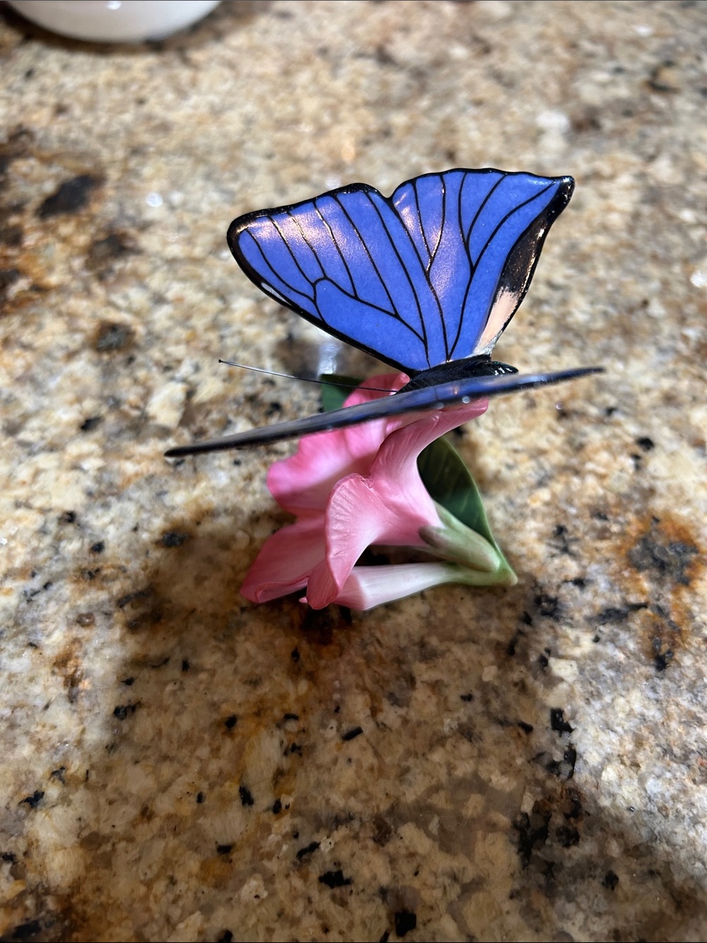 Franklin Mint "Butterflies of the World" blue morpho butterfly on a pink flower - Picture 6 of 10